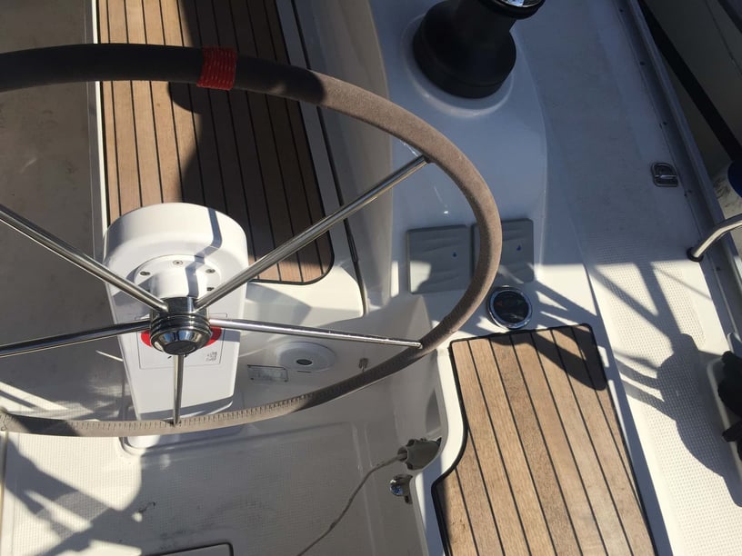 Zara Barca a vela cabina 4  cuccette 9  9  ospiti 14.27 m Numero dell'inserzione: #7020 4