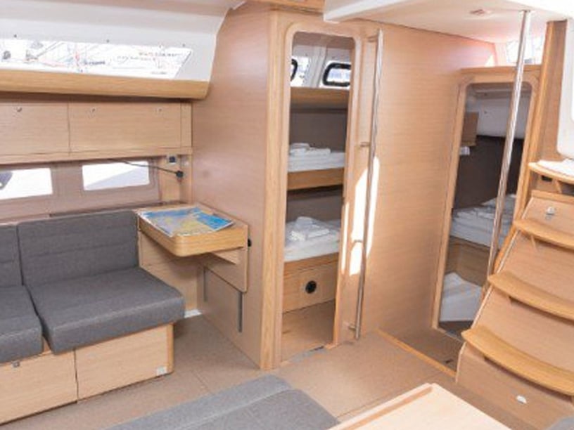 Golfo Aranci Segelboot 4 Kabine 10 Liegeplätze 10 Gäste 15.1 m Nummer des Inserats: #7024 3