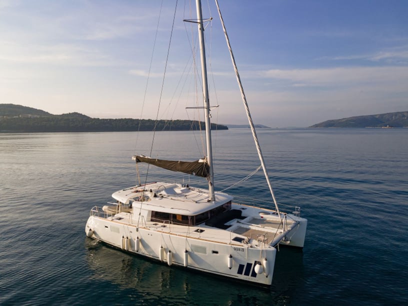 Seget Donji Catamaran Cabine 4  Couchettes 12  Invités 12  13.96 m Numéro de l'annonce: #7029