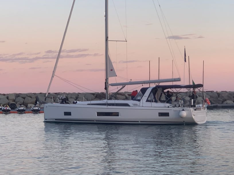 Trapani Zeilboot Cabine 4  10  slaapplaatsen 10  gasten 14.6 m Lijstnummer: #7295