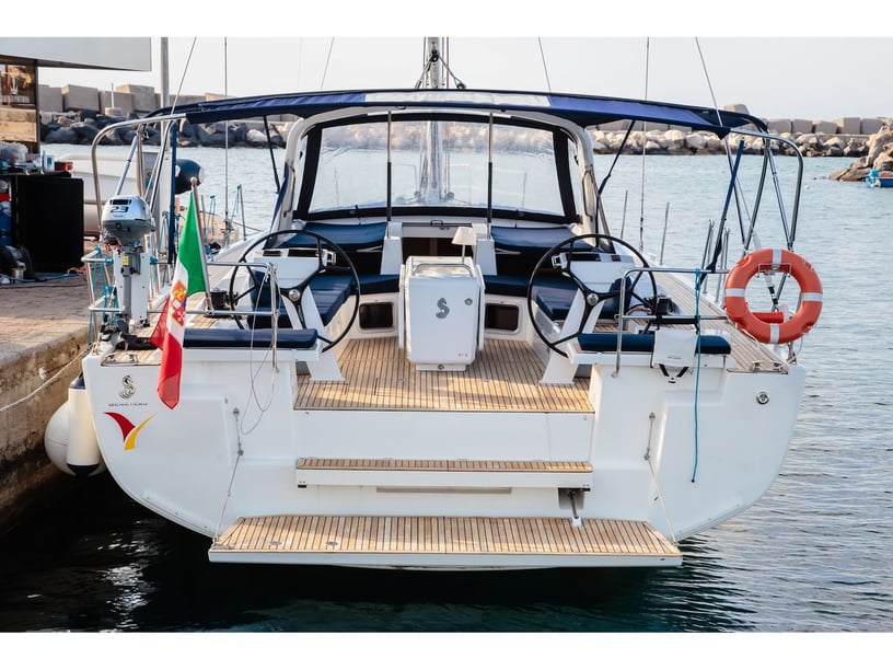 Furnari Barca a vela cabina 5  cuccette 12  12  ospiti 15.94 m Numero dell'inserzione: #7296