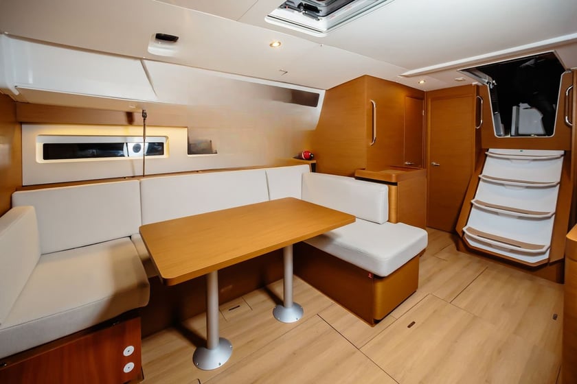 Capo d'Orlando Segelboot 5 Kabine 12 Liegeplätze 12 Gäste 14.8 m Nummer des Inserats: #7311 3