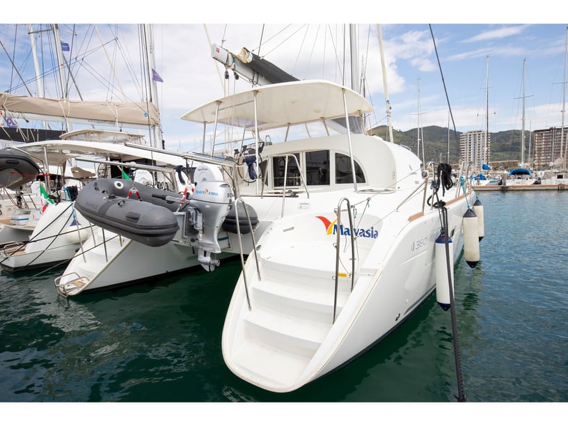 Salerno Catamaran 4 cabin 12 berths 12 guests 11.55 m Listing Number: #7312