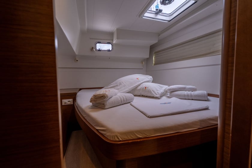 Salerno Catamarán Cabina 4  12  literas 12  invitados 11.97 m Número de anuncio: #7316 3