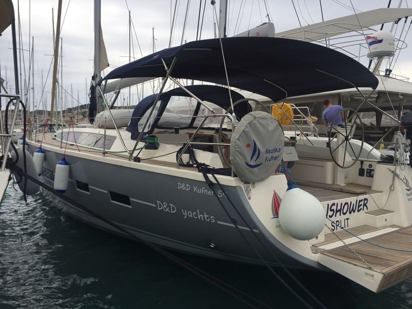 Trogir Segelboot 5 Kabine 12 Liegeplätze 12 Gäste 16.75 m Nummer des Inserats: #7365 4