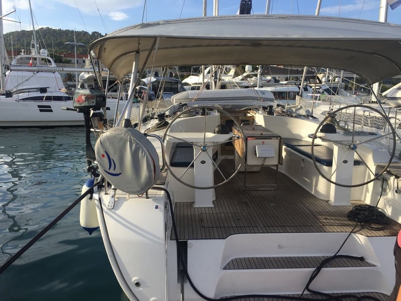 Trogir Sailboat 4 cabin 9 berths 9 guests 14.27 m Listing Number: #7371 3