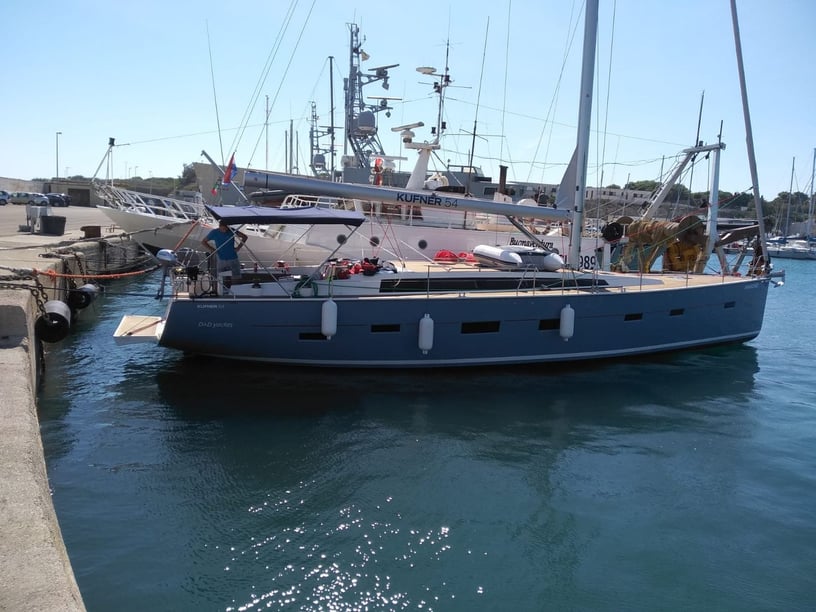 Biograd Sailboat 5 cabin 12 berths 12 guests 16.75 m Listing Number: #7375