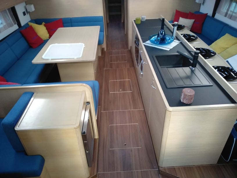 Punat Segelboot 5 Kabine 12 Liegeplätze 12 Gäste 16.75 m Nummer des Inserats: #7375 2