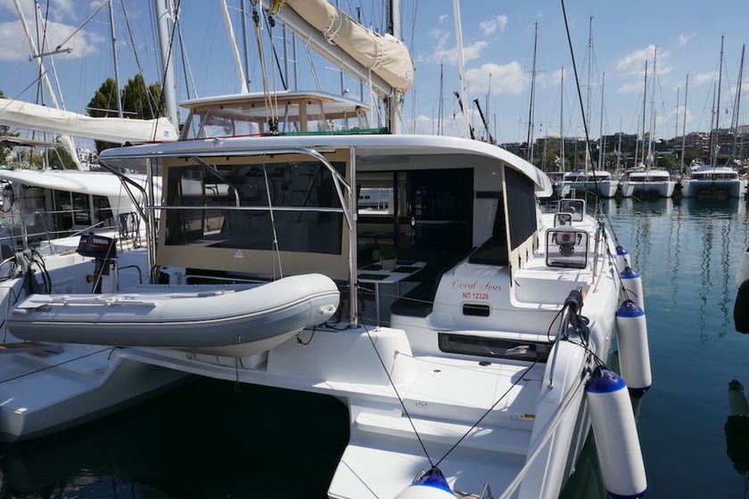 Lavrion Catamaran 4 cabin 12 berths 12 guests 12.8 m Listing Number: #7382 4