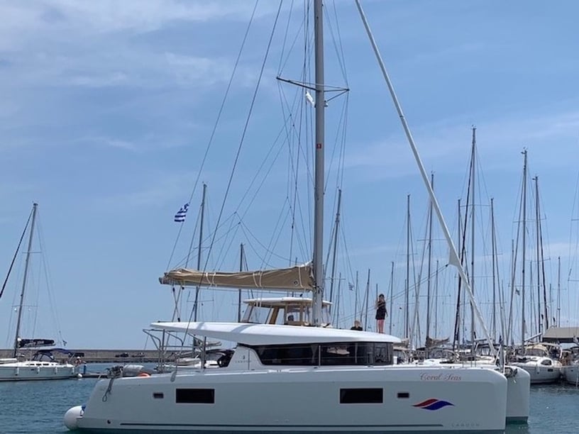 Lavrion Catamaran 4 cabin 12 berths 12 guests 12.8 m Listing Number: #7382