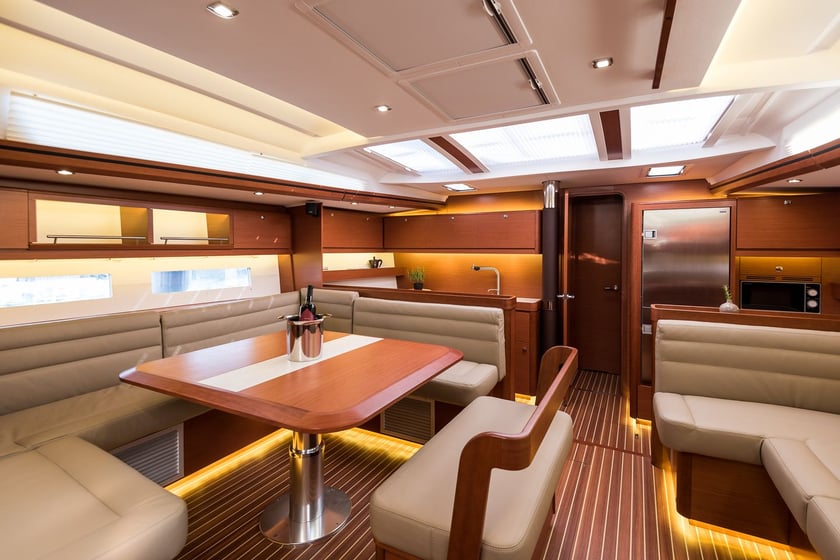 Primosten Segelboot 5 Kabine 11 Liegeplätze 11 Gäste 17.15 m Nummer des Inserats: #739 4