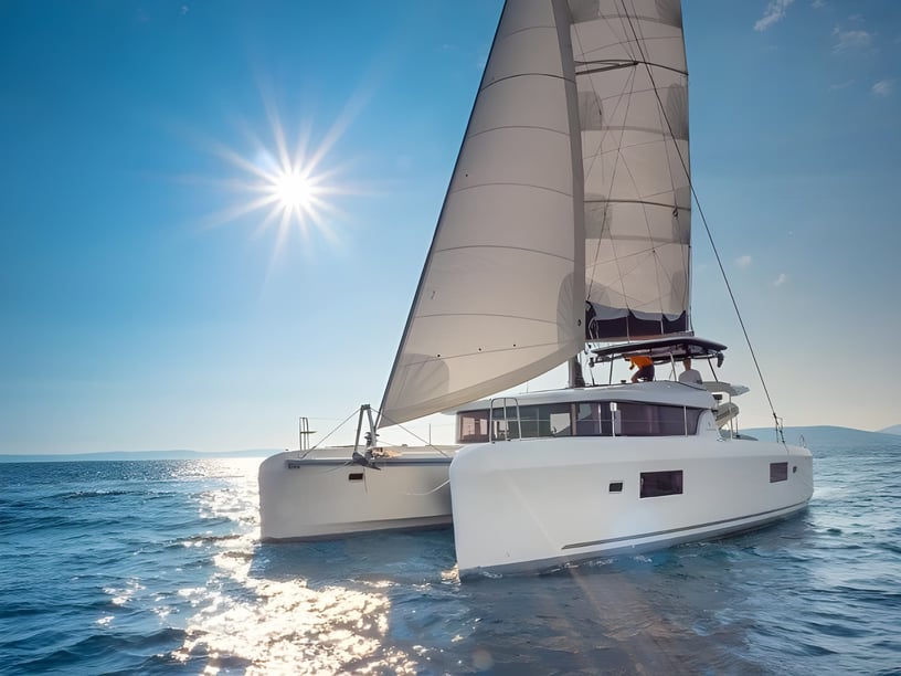 Split Catamaran 6 cabin 12 berths 12 guests 12.8 m Listing Number: #7400 3