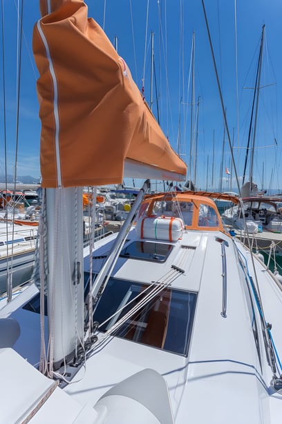 Split Sailboat 4 cabin 10 berths 10 guests 13.85 m Listing Number: #7403 3