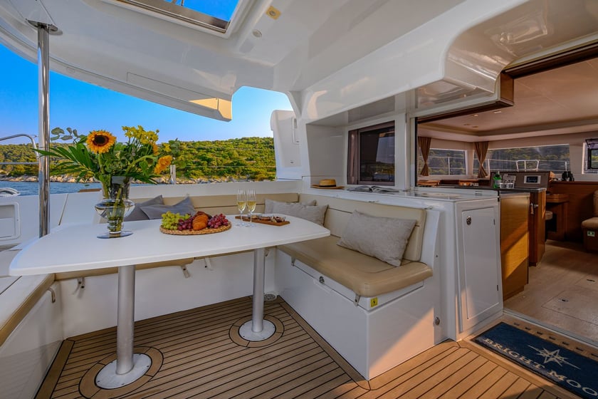Trogir Catamaran 6 cabin 12 berths 12 guests 13.96 m Listing Number: #754 4