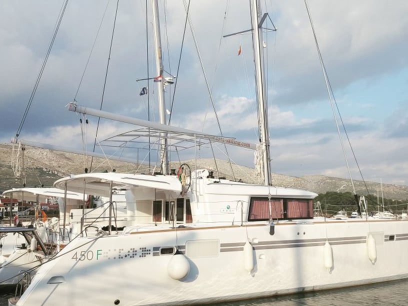 Trogir Katamaran 6 kabin Konaklama 12 kişi Seyir 12 kişi 13.96 m İlan No: #754 3