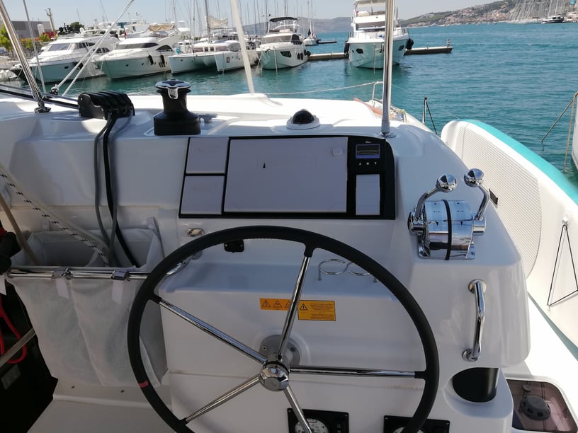 Trogir Catamaran 6 cabin 12 berths 12 guests 11.74 m Listing Number: #761 5