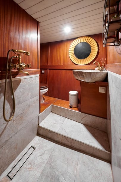 Split Gulet 5 kabin Konaklama 10 kişi Seyir 10 kişi 23.9 m İlan No: #7739 3