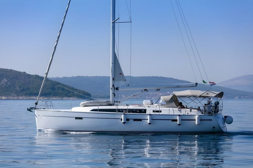 Split Sailboat 4 cabin 9 berths 9 guests 14.27 m Listing Number: #7741 4