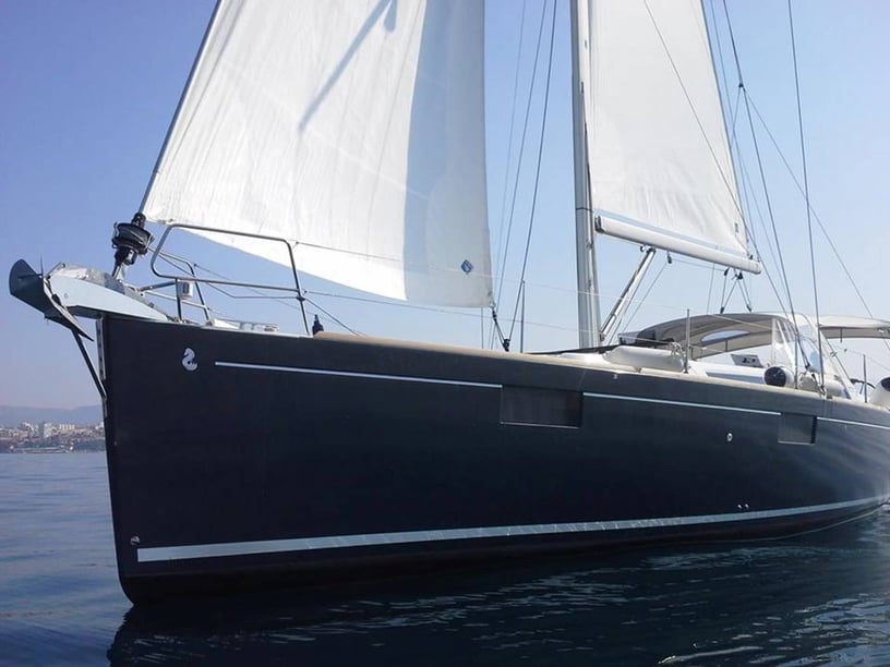 Split Sailboat 4 cabin 9 berths 9 guests 14.27 m Listing Number: #7742 3