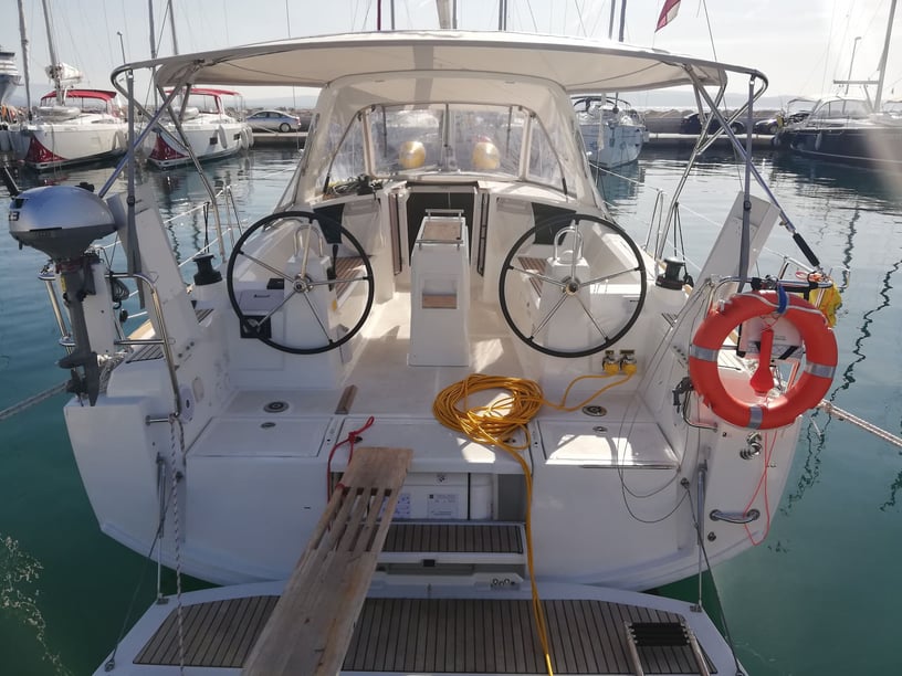 Split Yelkenli 3 kabin Konaklama 8 kişi Seyir 8 kişi 10.45 m İlan No: #7759