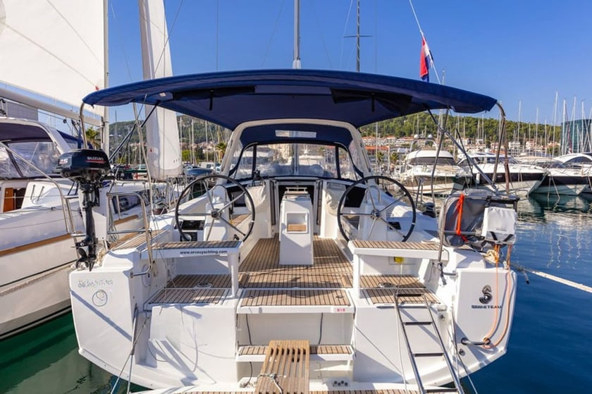 Split Velero Cabina 3  8  literas 8  invitados 11.5 m Número de anuncio: #7761 3