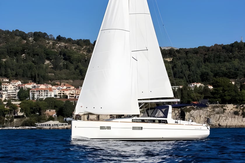 Split Sailboat 3 cabin 8 berths 8 guests 11.5 m Listing Number: #7769 3