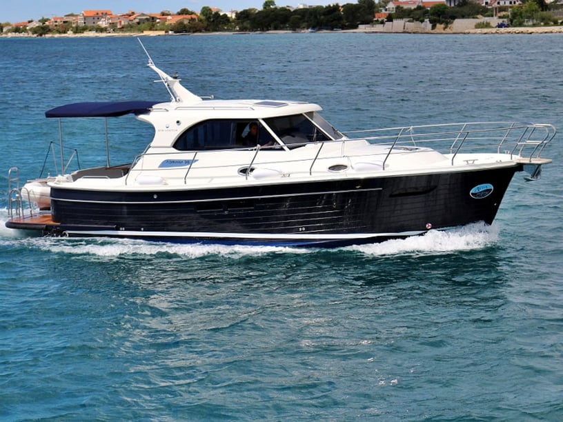 Sukošan Motorboat 3 cabin 7 berths 7 guests 11.82 m Listing Number: #7785 4