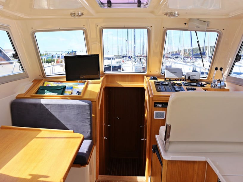 Sukošan Motorboat 3 cabin 7 berths 7 guests 10.8 m Listing Number: #7795 2