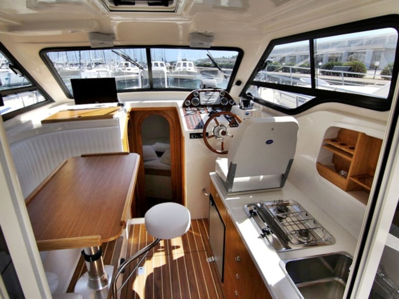 Sukošan Motorboat 2 cabin 5 berths 5 guests 9.5 m Listing Number: #7801 2