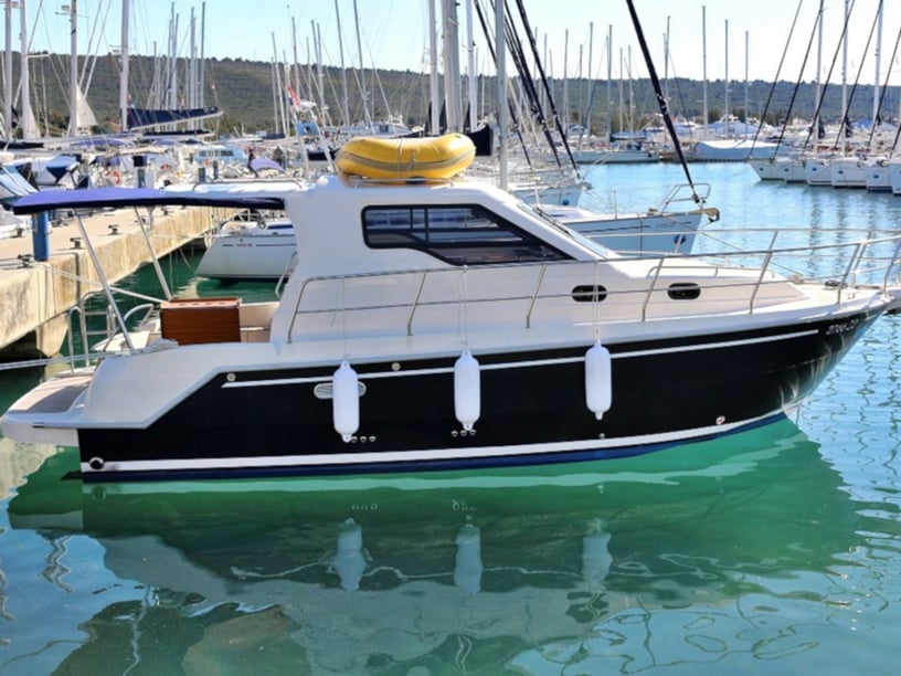 Sukošan Motorboat 2 cabin 5 berths 5 guests 9.5 m Listing Number: #7801 4