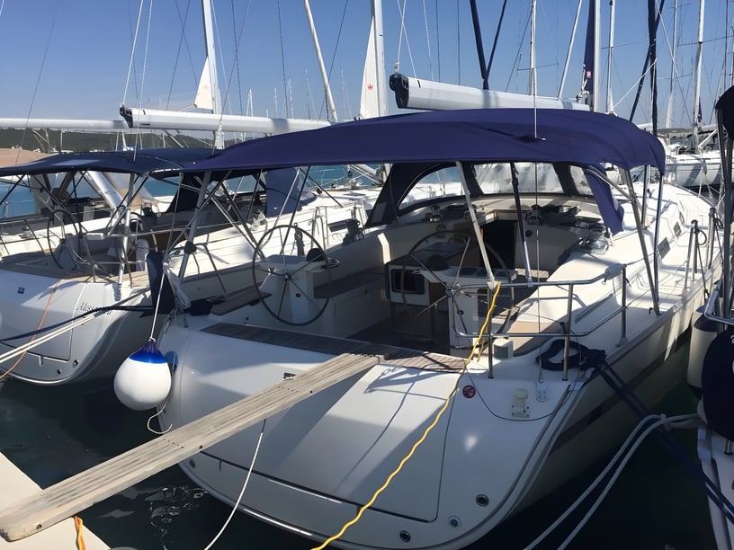 Sukosan Zeilboot Cabine 4  9  slaapplaatsen 9  gasten 14.27 m Lijstnummer: #7802