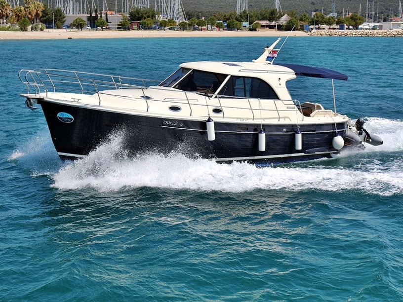 Sukošan Motorboat 3 cabin 7 berths 7 guests 13.5 m Listing Number: #7812