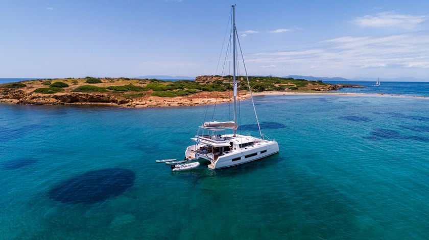 Paros Catamaran 4 cabin 8 berths 8 guests 14.7 m Listing Number: #7866 3