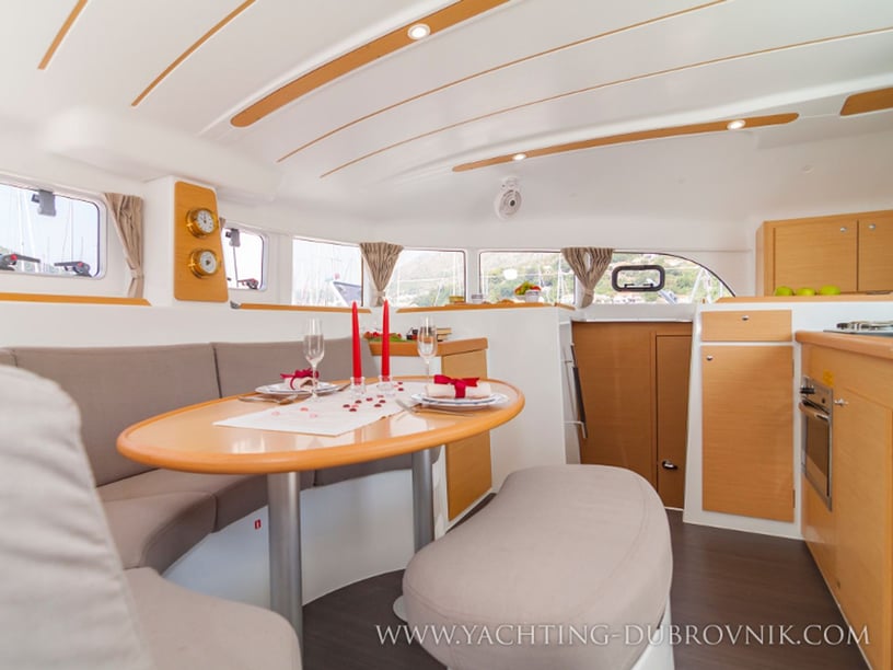 Dubrovnik Catamaran 6 cabin 11 berths 11 guests 11.55 m Listing Number: #7886 3