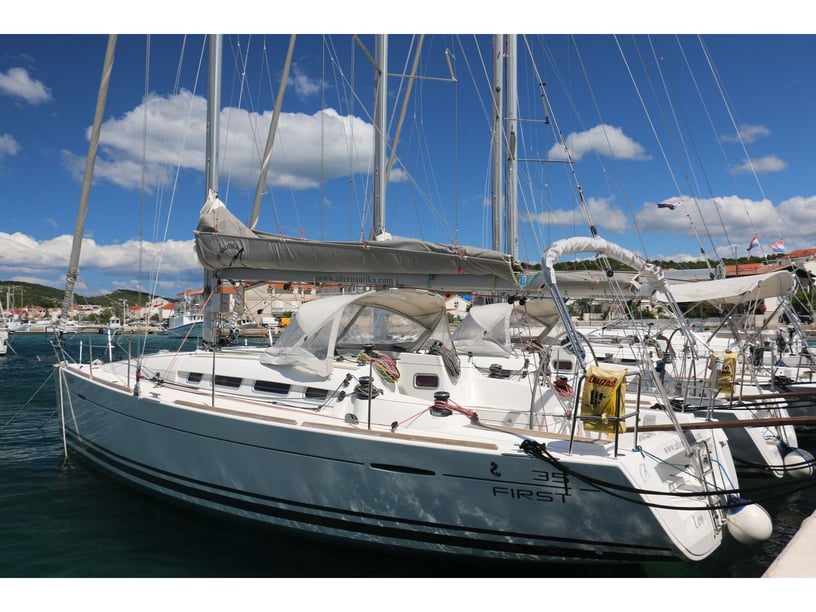 Jezera Sailboat 2 cabin 6 berths 8 guests 10.85 m Listing Number: #7920