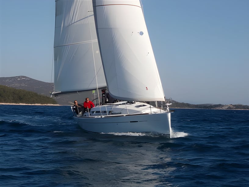 Jezera Sailboat 2 cabin 6 berths 6 guests 10.85 m Listing Number: #7923 4