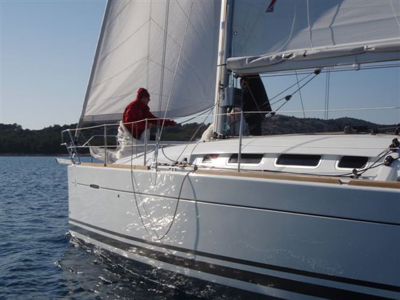 Jezera Sailboat 2 cabin 6 berths 8 guests 10.85 m Listing Number: #7923 3