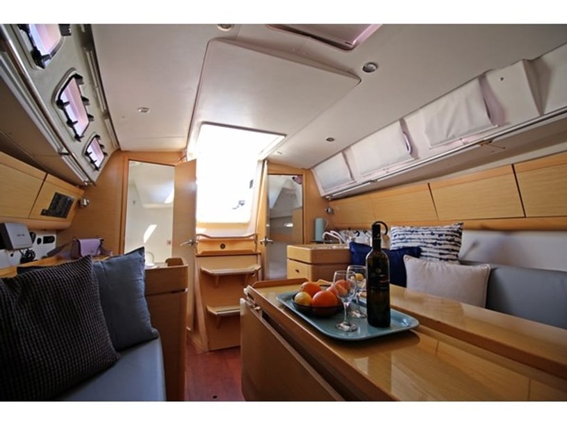 Jezera Sailboat 2 cabin 6 berths 8 guests 10.85 m Listing Number: #7927 5