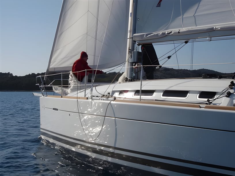 Jezera Sailboat 2 cabin 6 berths 6 guests 10.85 m Listing Number: #7930 5