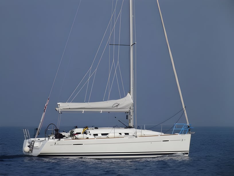 Jezera Sailboat 2 cabin 6 berths 6 guests 10.85 m Listing Number: #7930 3