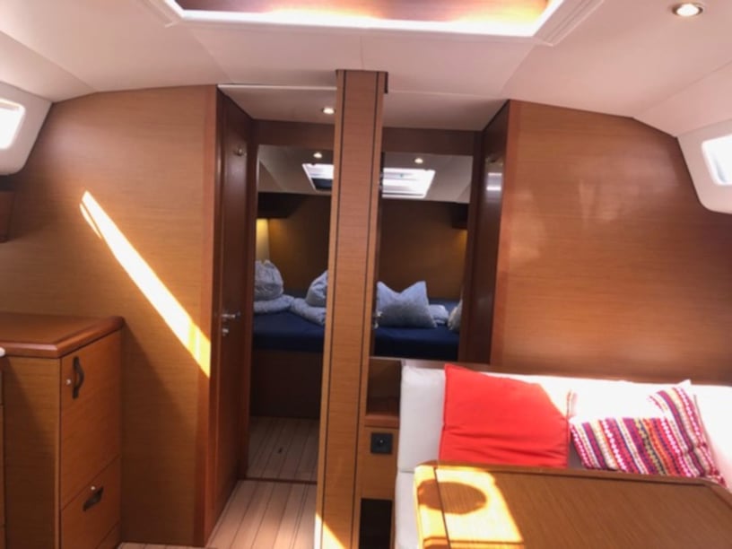 Las Galletas Sailboat 5 cabin 11 berths 11 guests 16.75 m Listing Number: #7988 5