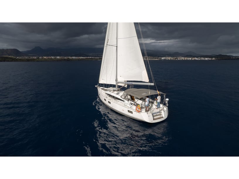 Las Galletas Sailboat 5 cabin 11 berths 11 guests 16.75 m Listing Number: #7988