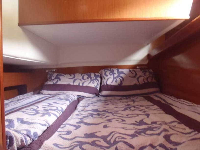 Rogoznica Motorboat 2 cabin 6 berths 6 guests 10.8 m Listing Number: #799 2