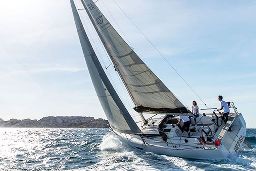 Marseille Segelboot 2 Kabine 6 Liegeplätze 6 Gäste 9.25 m Nummer des Inserats: #8020