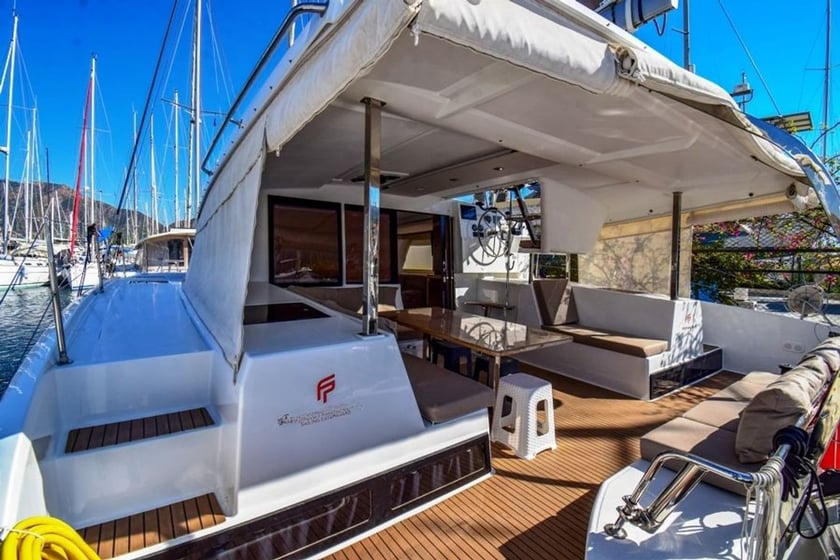 Marmaris Catamaran Cabine 3  8  slaapplaatsen 8  gasten 11.73 m Lijstnummer: #8166