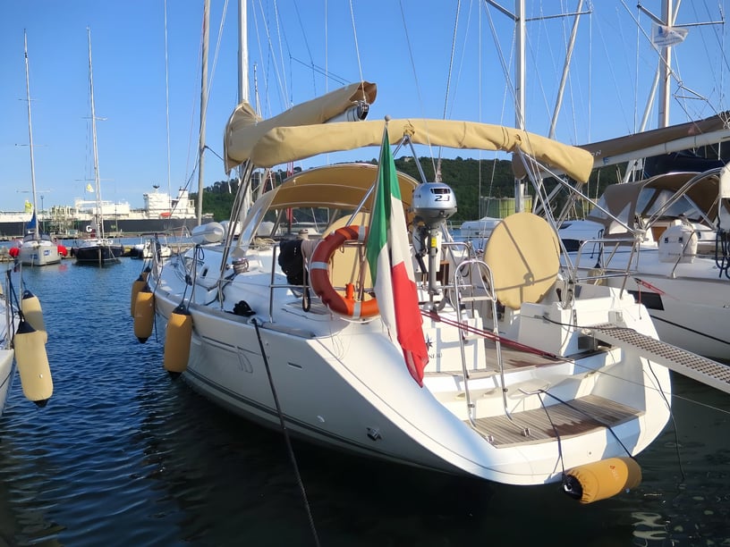 Fezzano di Portovenere/La Spezia Barca a vela cabina 4  cuccette 10  10  ospiti 14.15 m Numero dell'inserzione: #824