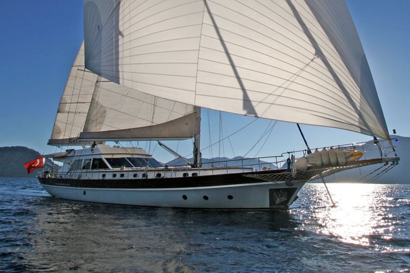 Gocek Gulet 4 cabin 8 berths 8 guests 31.32 m Listing Number: #8251 2