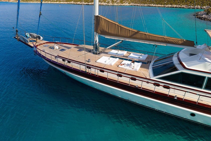 Gocek Gulet 4 cabin 8 berths 8 guests 31.32 m Listing Number: #8251 4