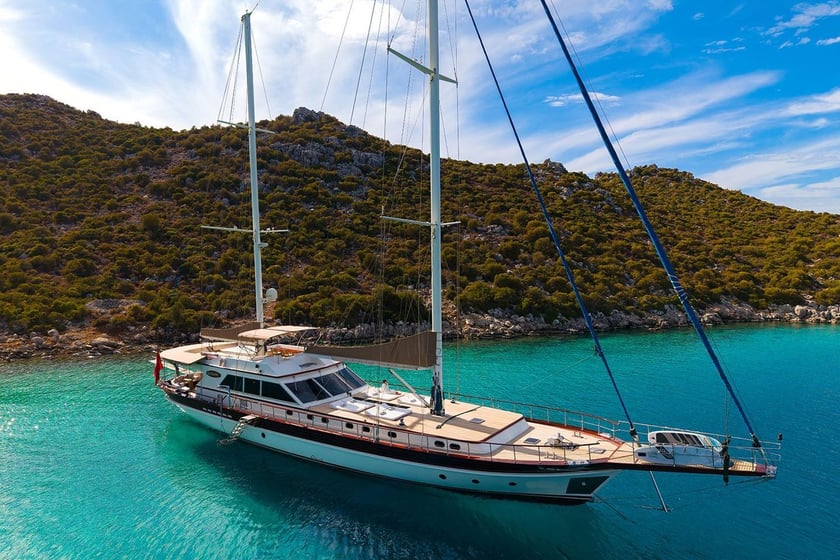 Gocek Gulet 4 cabin 8 berths 8 guests 31.32 m Listing Number: #8251