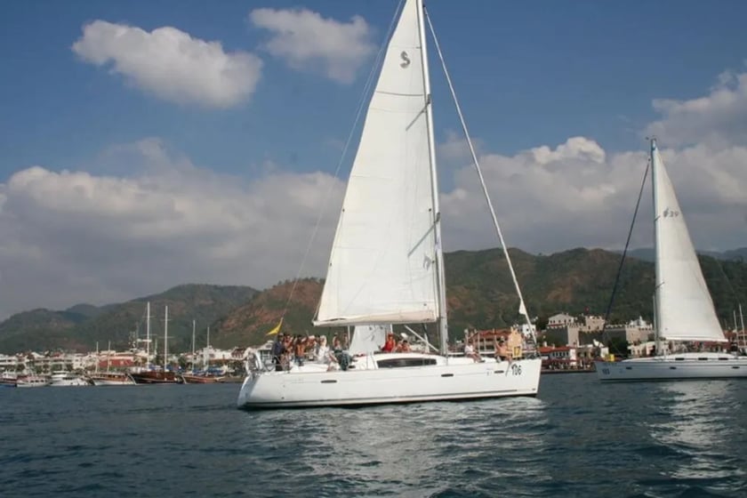 Marmaris Yelkenli 3 kabin Konaklama 8 kişi Seyir 8 kişi 12.17 m İlan No: #8504 2